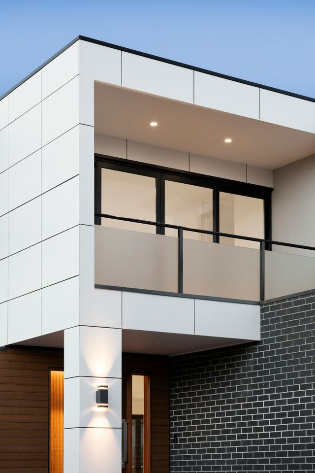 r-architecture-KqMaA8gDfl0-unsplash